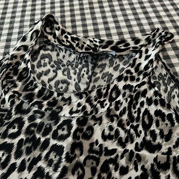 Leopard dress.  Size L - Picture 2 of 3